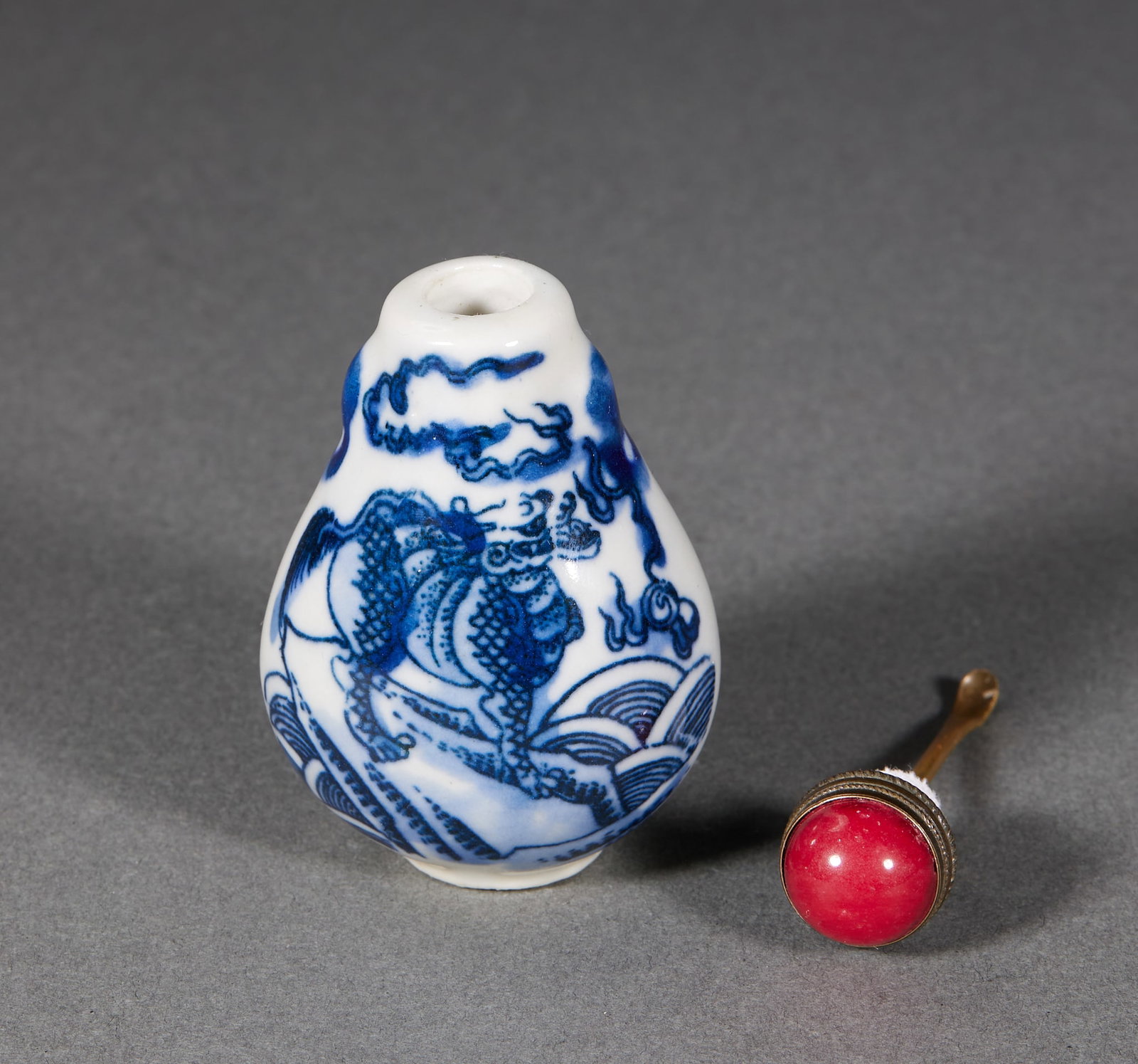 Qing Qilin Snuff Bottle - 4