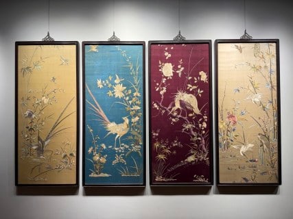 Republic Guangdong-Embroidery Flower-and-Bird Four-Panel Screen: A Republic Guangdong (Yue) embroidery flower-and-bird four-panel set, each panel embroidered with flowers and birds, full composition and bold colours. The Yue stitches are dense and magnificent; the