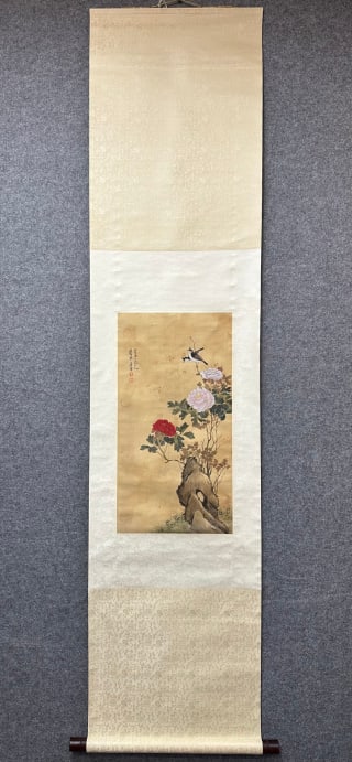 Ju Lian Flowers-and-Birds, Old Silk Hanging Scroll: Ju Lian's flowers-and-birds on old silk, painted in the 'collide-water-collide-powder' technique, blossoms lovely and leaves lustrous. A flower-and-bird painting by the Qing Lingnan painter Ju Lian, e