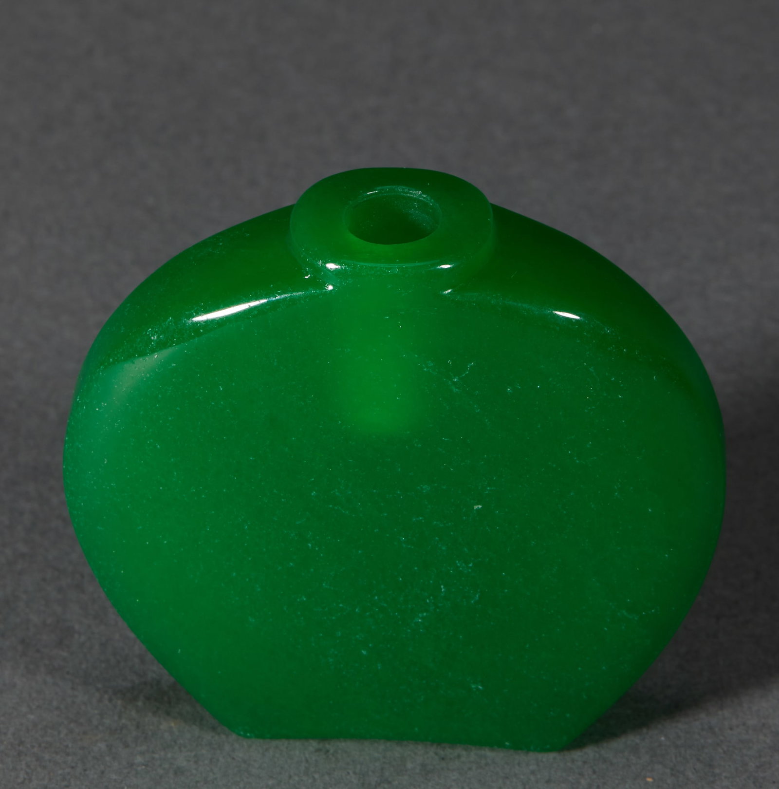 Qing Jadeite Snuff Bottle - 4