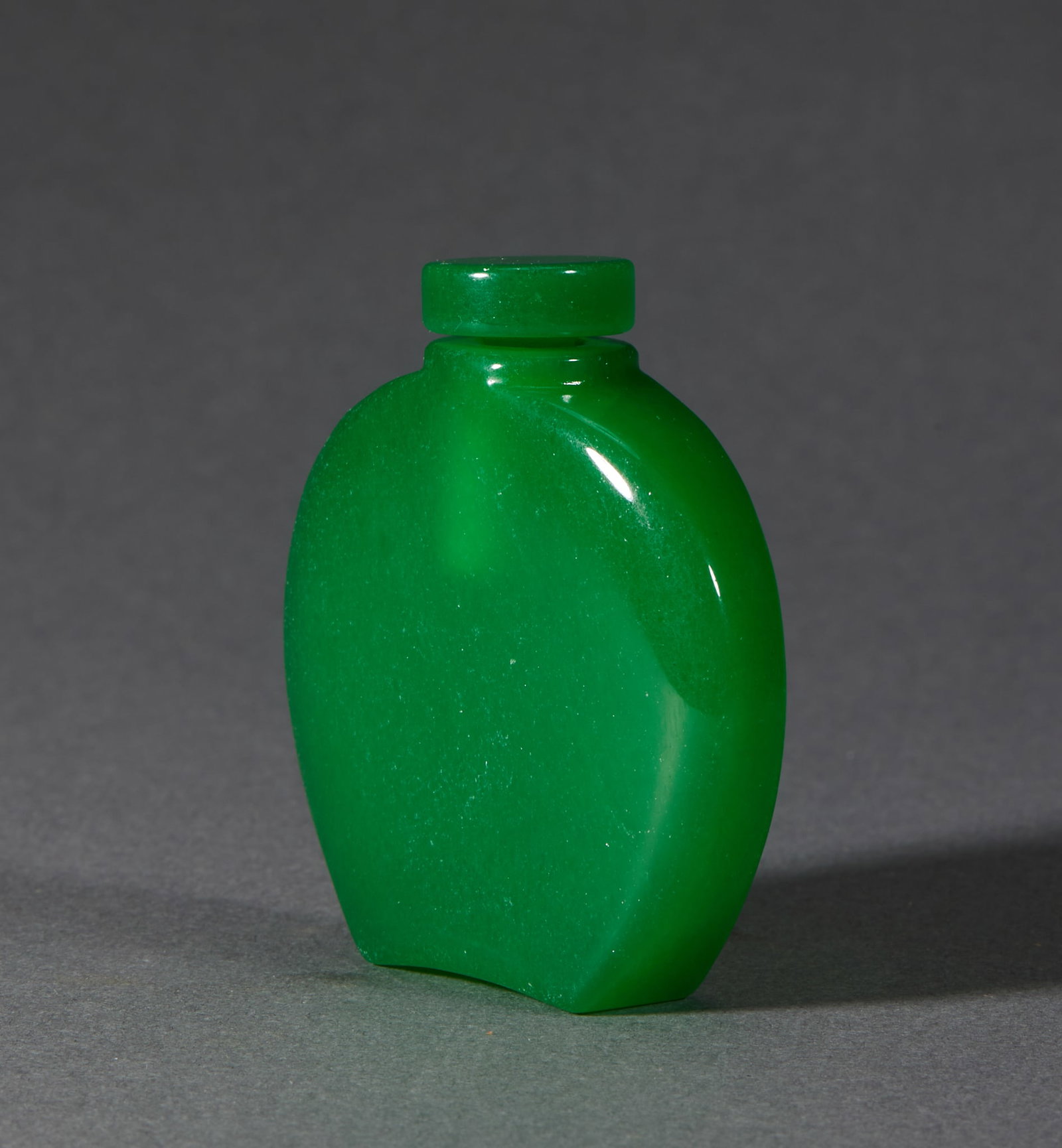 Qing Jadeite Snuff Bottle - 6