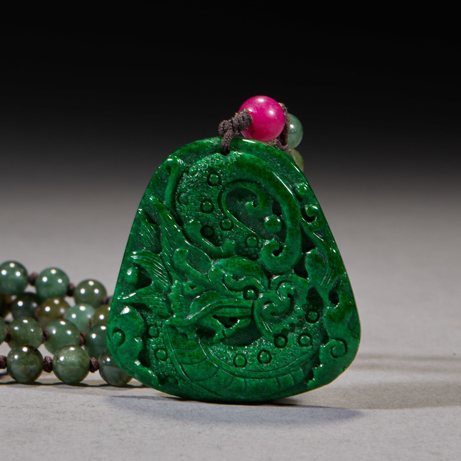 'Gan Qing' Dragon-Phoenix Pendant (1 of 8)
