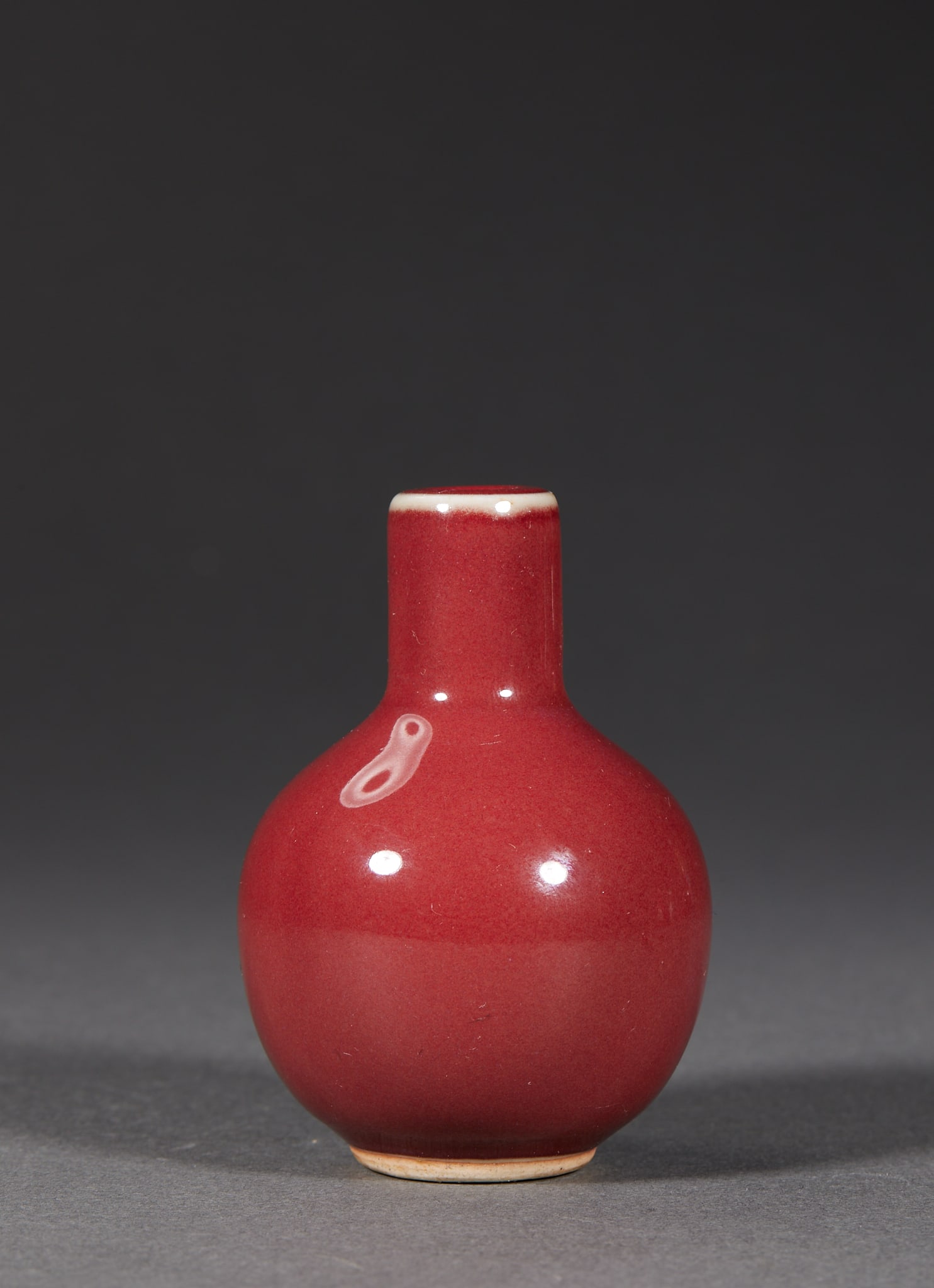 Qing Carmine-Red 'Leaf' Mark Snuff Bottle - 4