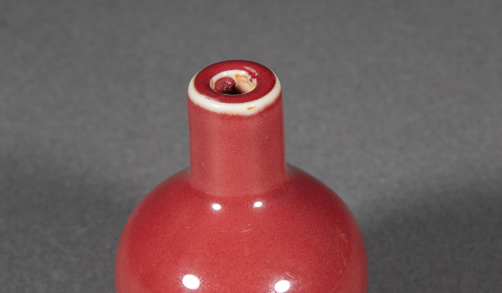 Qing Carmine-Red 'Leaf' Mark Snuff Bottle - 5