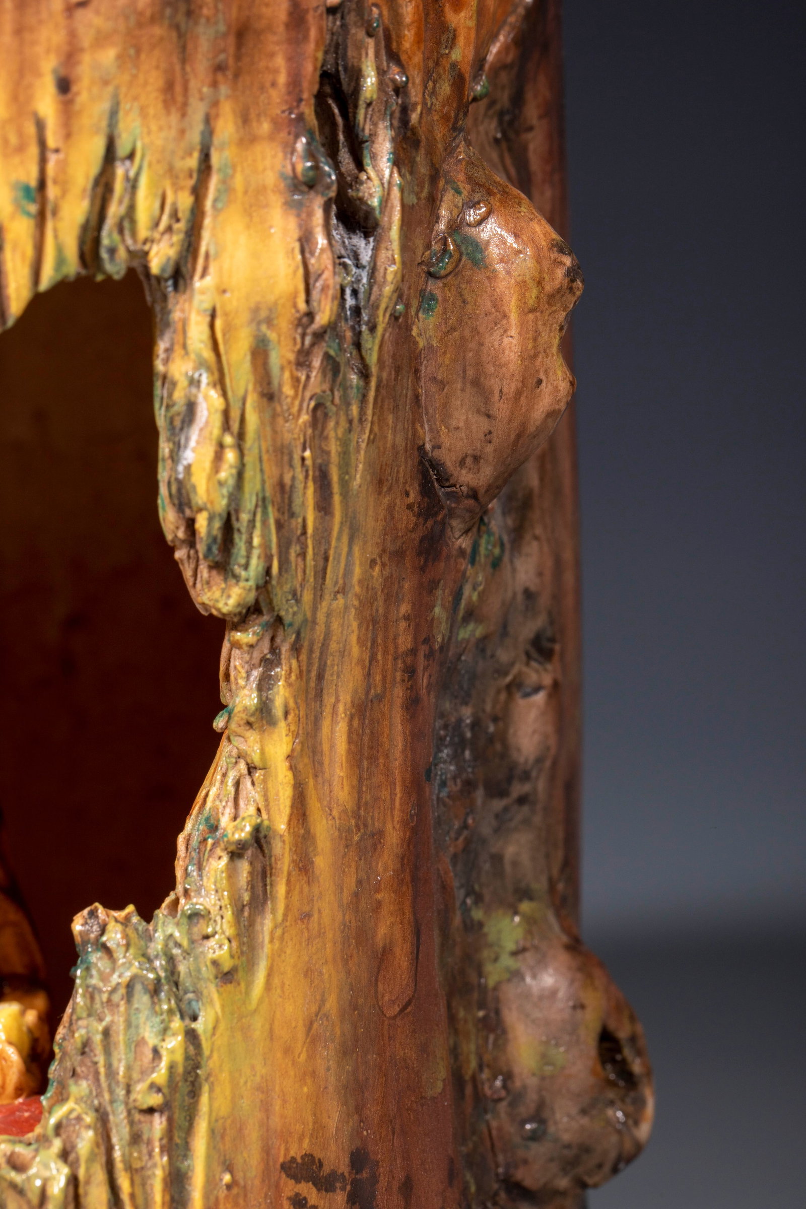 Bogus-Ware Tree-Stump Concealed-Arhat Shrine - 3