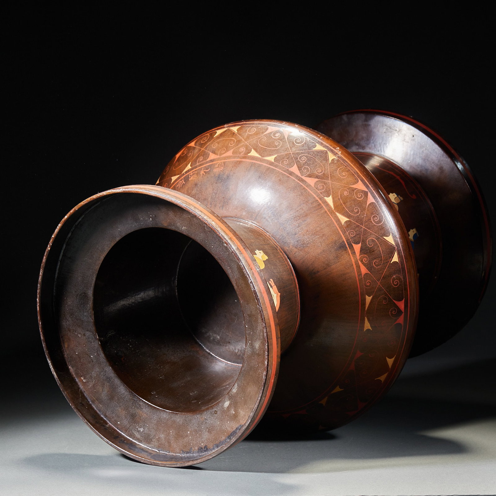 Lacquer Figure Display Vase - 20