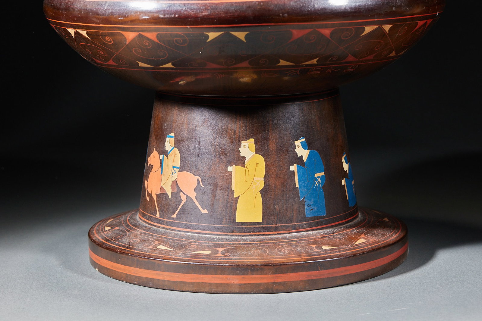 Lacquer Figure Display Vase - 4