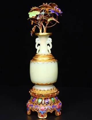 Old-Collection Hetian Jade Vase - 3