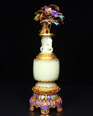 Old-Collection Hetian Jade Vase - 9