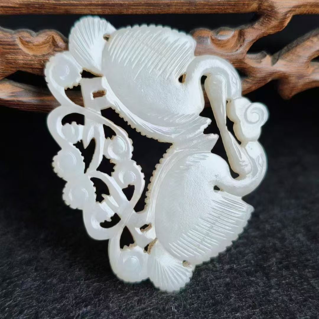 Goose-Form Jade Pendant - 5