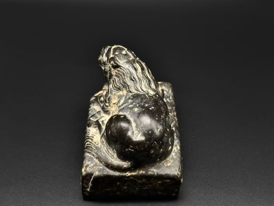 Desk Reclining Lion - 3