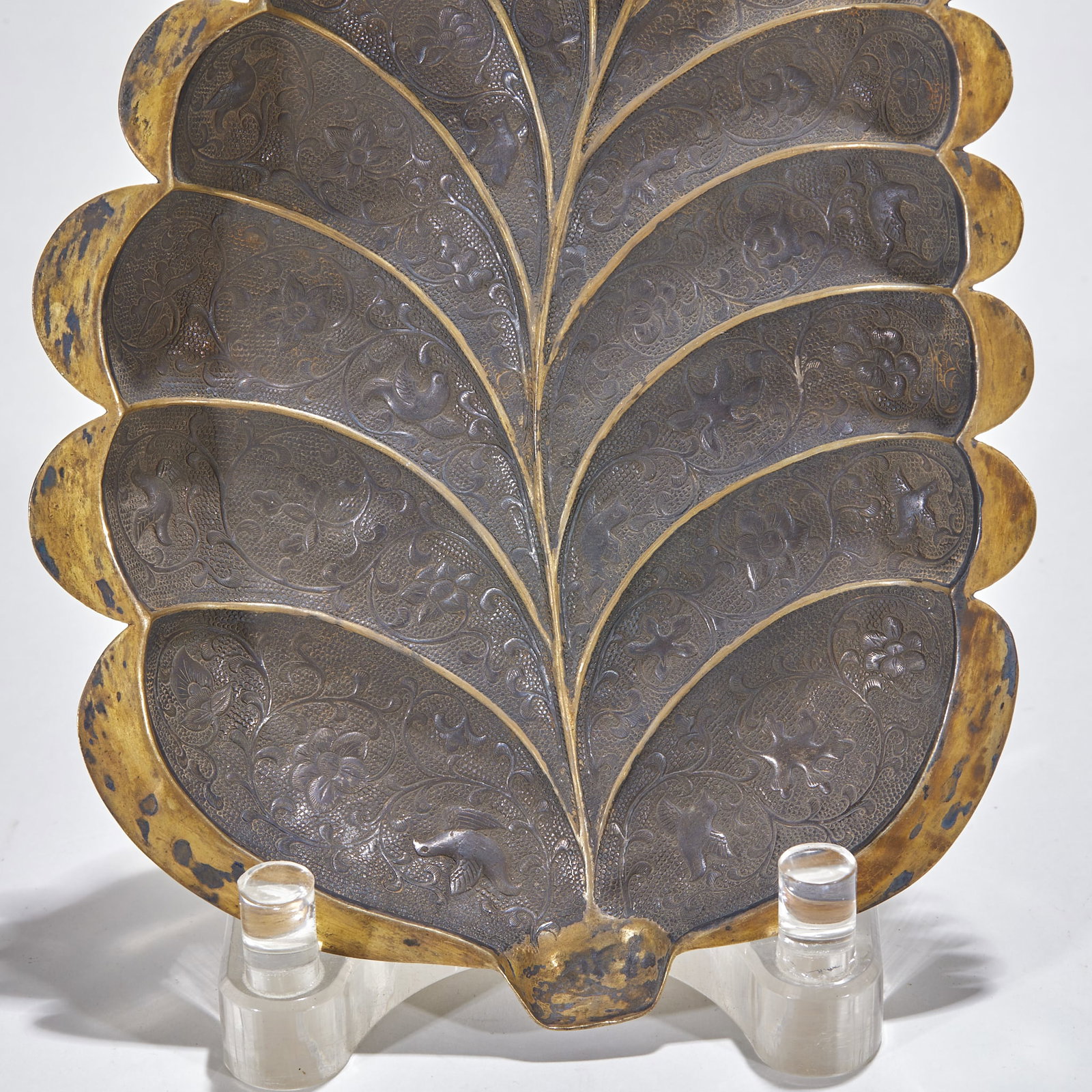 Silver Leaf-Shaped Brush-Licking Rest - 4