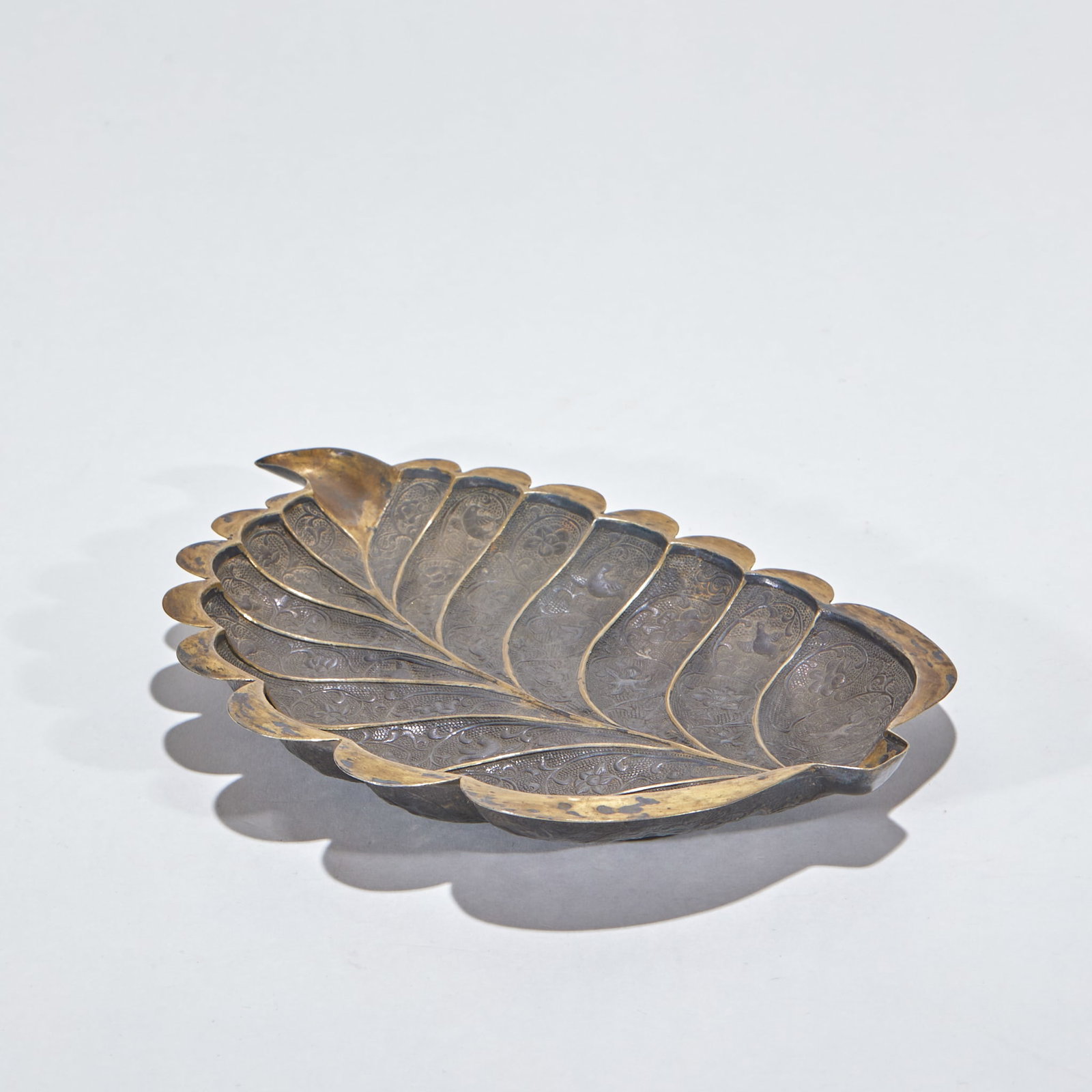 Silver Leaf-Shaped Brush-Licking Rest - 7