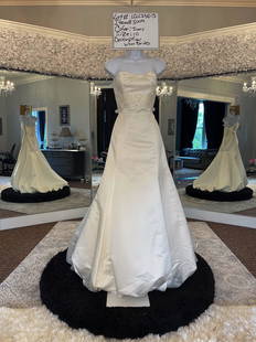 Wtoo Brides Bridal Gown; Size: 10; Retail: $729: Wtoo Brides Bridal Gown; Ivory; Size: 10; Original Retail: $729; Includes Plastic Dress Bag; Buyer is Responsible to Pickup or Arrange Shipping from Portland Oregon; No guarantee, warranties,