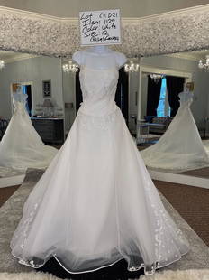 Casablanca Bridal Gown; Size: 12; Retail: $990: Casablanca Bridal Gown; White; Size: 12; Original Retail: $990; Includes Plastic Dress Bag; Buyer is Responsible to Pickup or Arrange Shipping from Portland Oregon; No guarantee, warranties,