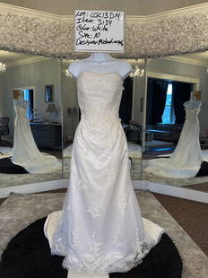 Michaelangelo Bridal Gown; Size: 10; Retail: $689: Michaelangelo Bridal Gown; White; Size: 10; Original Retail: $689; Includes Plastic Dress Bag; Buyer is Responsible to Pickup or Arrange Shipping from Portland Oregon; No guarantee, warranties,