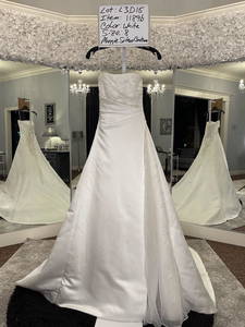 Maggie Sottero Couture; Size: 8; Retail: $1239