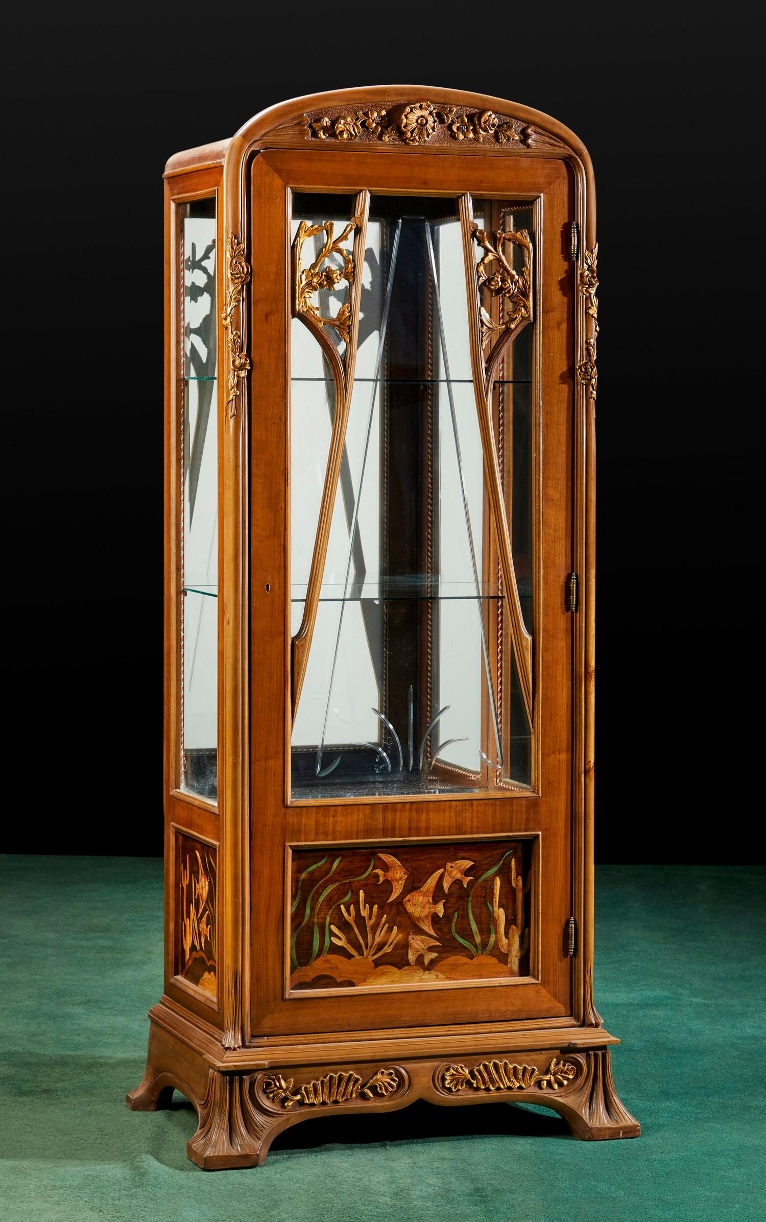 A Louis Majorellestyle French Art Nouveau curio (0104) on May