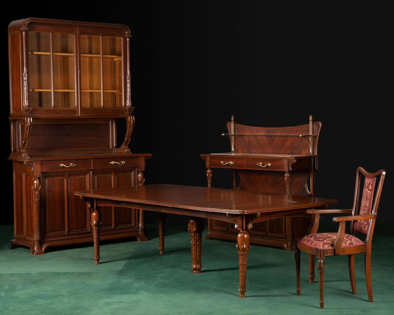An Art Nouveau dining set, attributed to Hector Guimard (1 of 16)