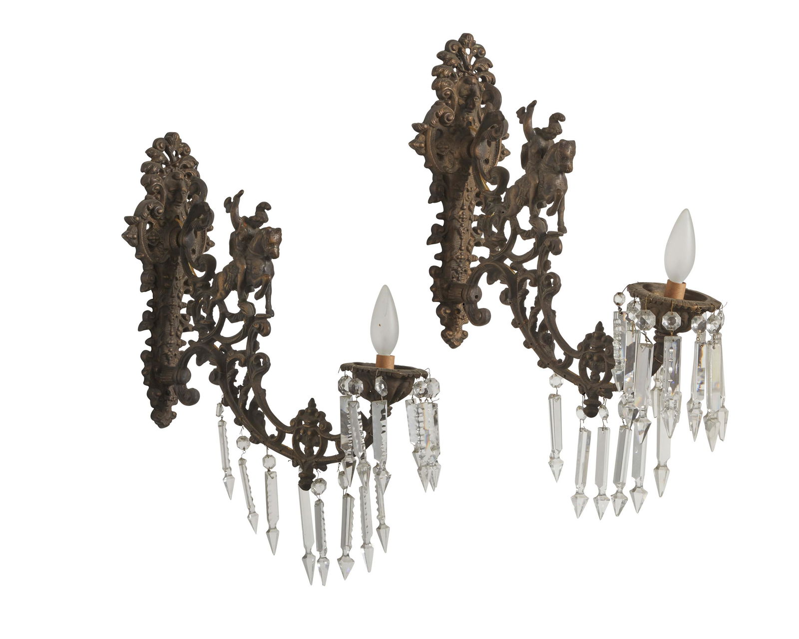 A pair of Rococo-style sconces (1 of 4)