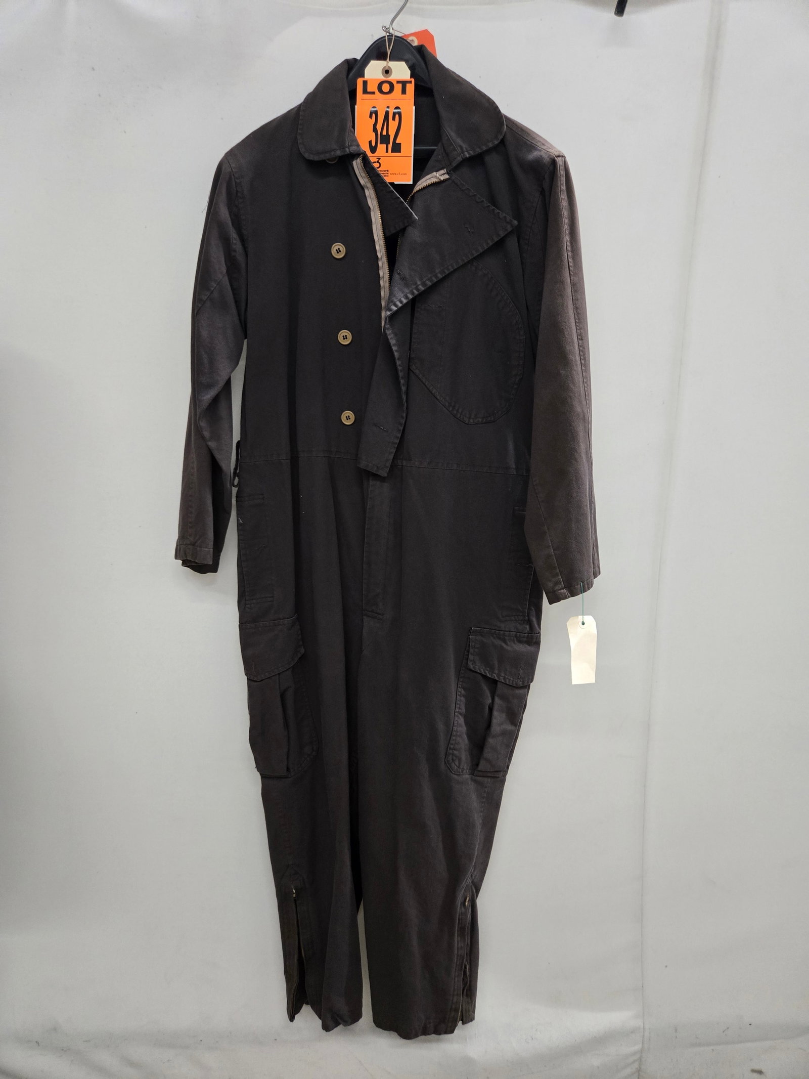 Imperial Japanese naval flight suit, featured in PEARL HARBOR (2001): Imperial Japanese naval flight suit, studio made. (1 pcs). featured in Pearl Harbor (2001) Location: Row 28A, Item #1 Note that items attributable to celebrities and productions are believed to be acc