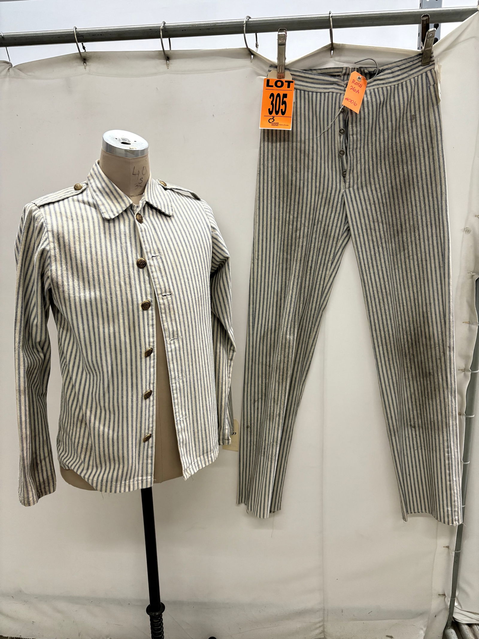 Spanish Army Uniform, shirt and trousers (2 pcs). featured in ROUGH RIDERS (1997) Location: Row 26A, (1 of 9)