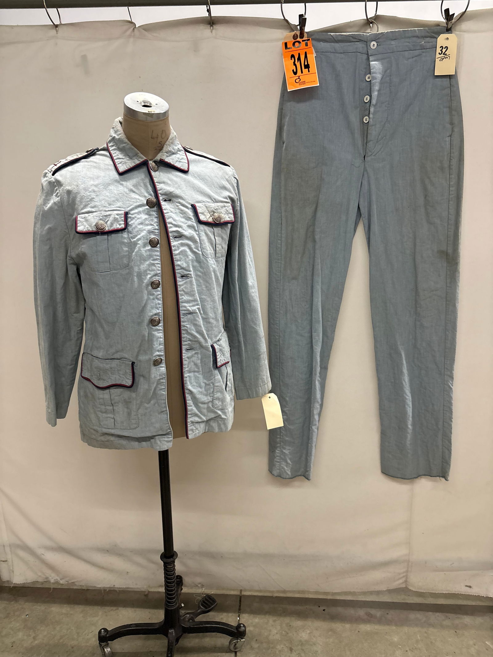 Spanish Army Uniform, shirt w/ 4th Infantry on shoulder straps and trousers (2 pcs). featured in (1 of 11)
