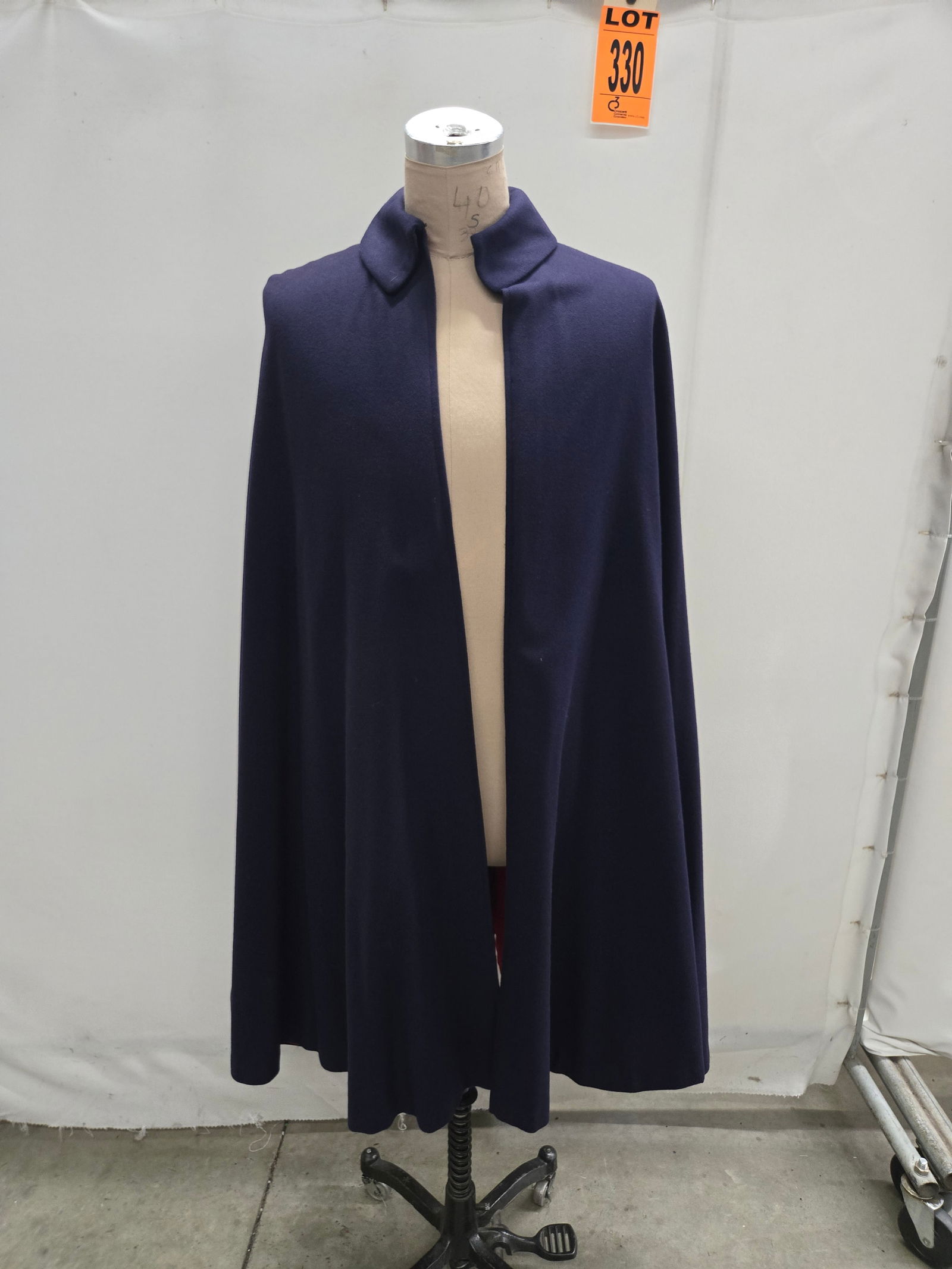 American Red Cross Nurses Cloak w/ red wool lining, beautiful original period piece. No moth damage, (1 of 3)