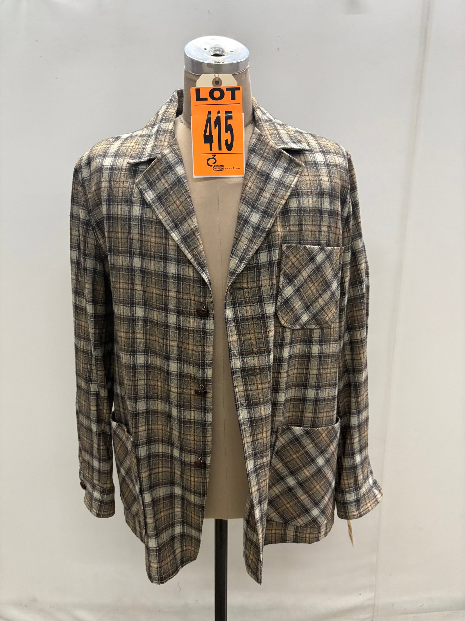Vintage plaid wool sport coat, Pendleton Woolen Mills, Portland, Oregon, 1950s, size L. (1 of 8)