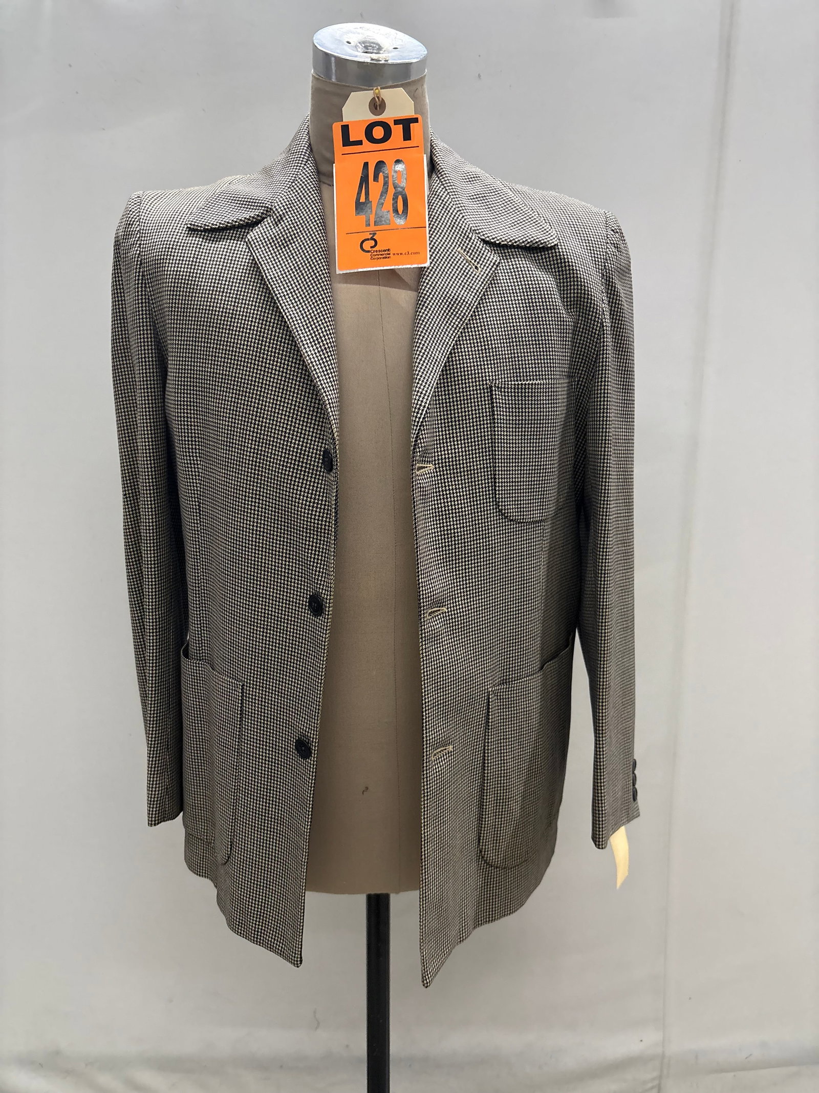 1950's Loafer, Size 38R , created in Los Angeles, CA by Maurice Holman: 1950's Blazer, Size 38R , created in Los Angeles, CA by Maurice Holman IMPORTANT NOTE TO BIDDERS: We are not an auction gallery but a liquidator retained by CRC as they wind-down operations. As such,