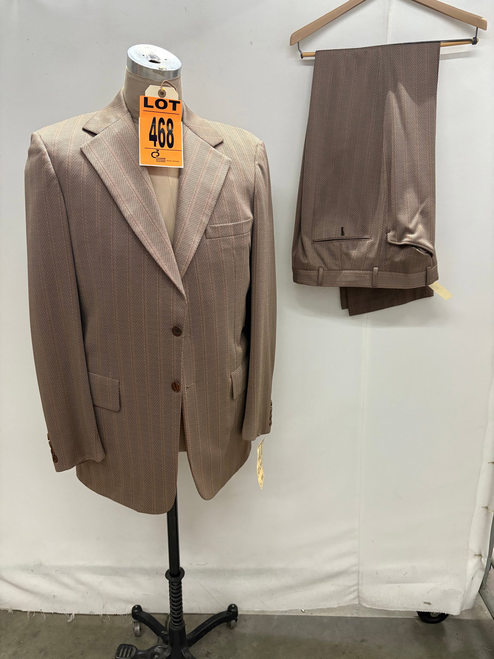 2-Piece 1970's Suit Set, Tailored for Jerry Orback,  Jacket Size 40L, Pants Size 32 -34, single (1 of 12)