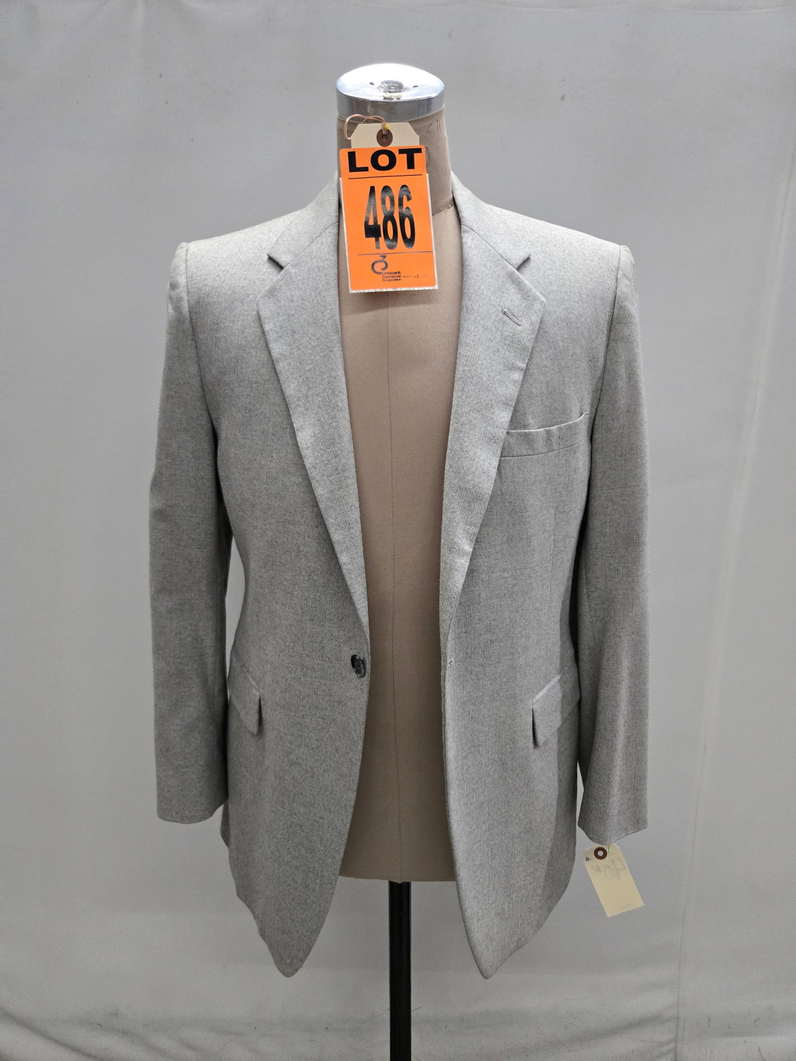 GIVENCHY Blazer: GIVENCHY Blazer IMPORTANT NOTE TO BIDDERS: We are not an auction gallery but a liquidator retained by CRC as they wind-down operations. As such, we cannot offer the same time allowances for payment an