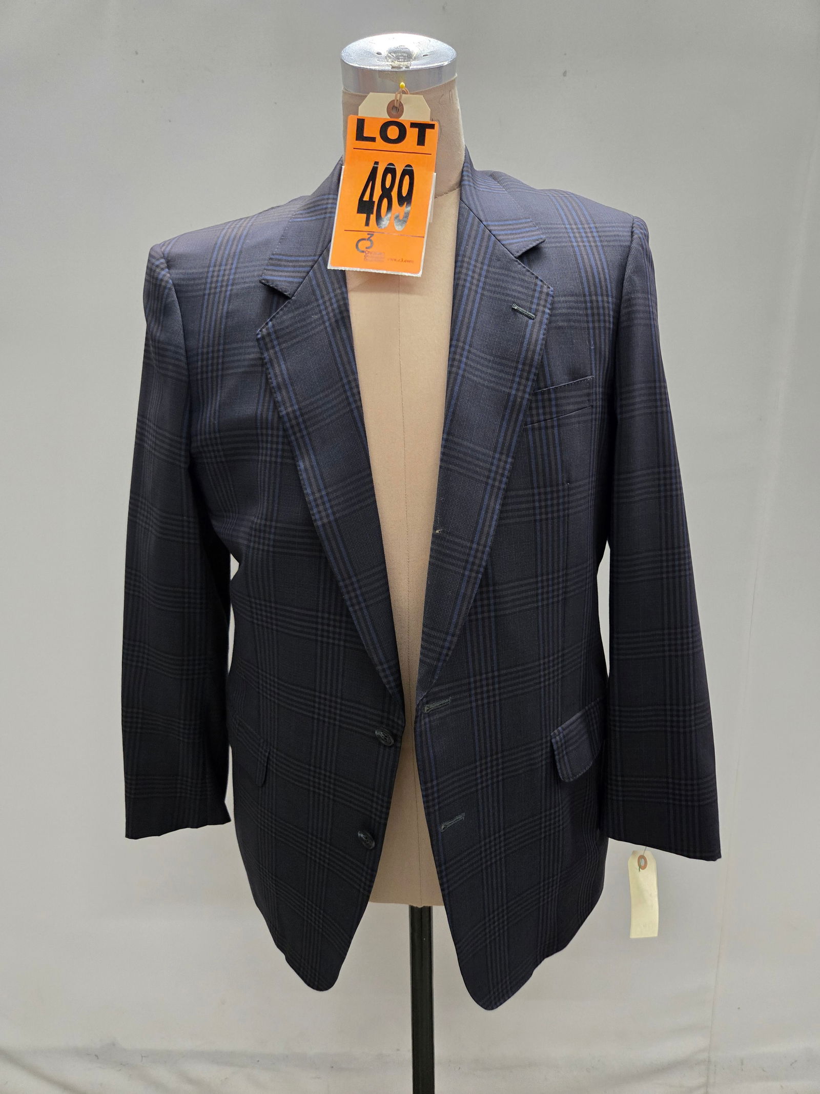 GIVENCHY Blazer: GIVENCHY Blazer IMPORTANT NOTE TO BIDDERS: We are not an auction gallery but a liquidator retained by CRC as they wind-down operations. As such, we cannot offer the same time allowances for payment an