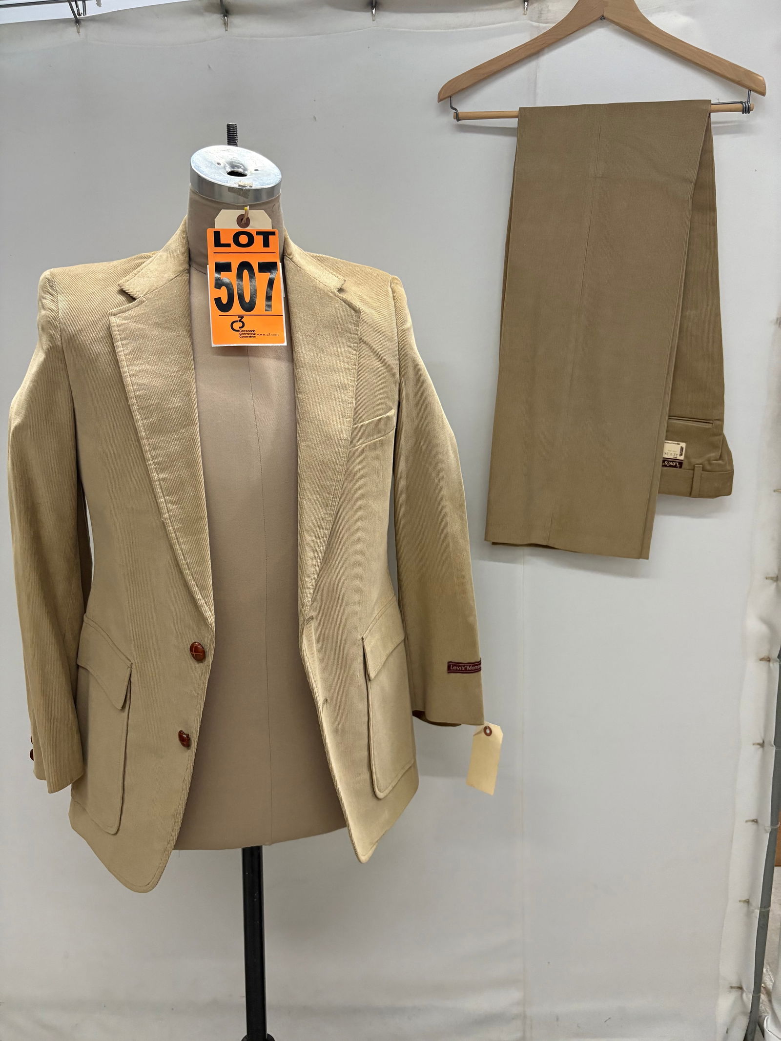 2-Piece LEVI'S MENSWEAR Corduroy Suit Set (1 of 13)