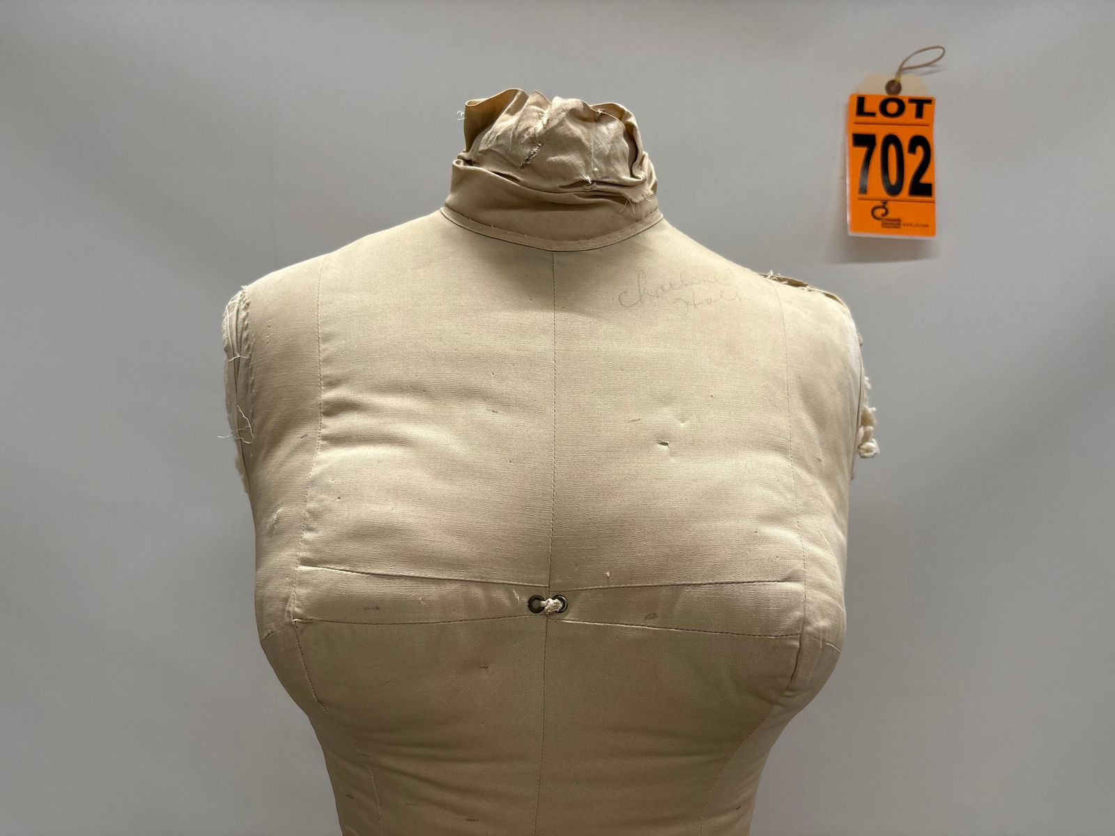 Charlene Holt Bust Form, Model 1993: Charlene Holt Bust Form, Model 1993 Note that items attributable to celebrities and productions are believed to be accurate based on information provided by the company and may be supported by screens