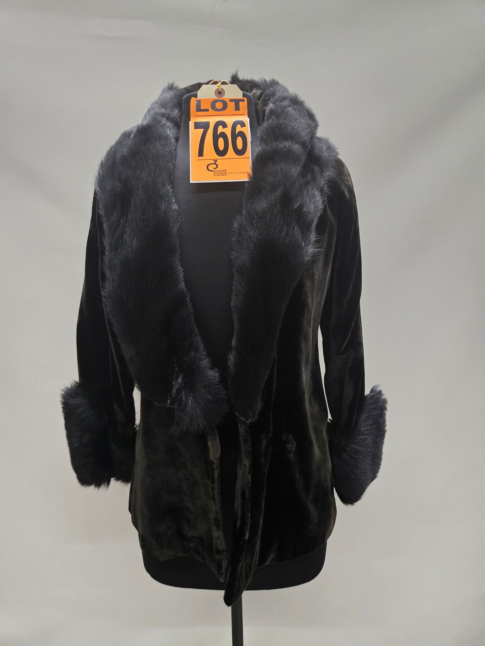 1920s shaved black velvet jacket with black fox fur trim (1 of 7)