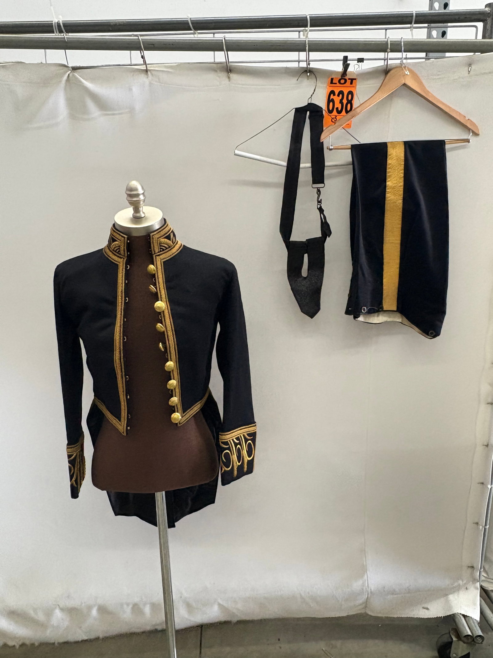 Vintage commander jacket (1 of 16)