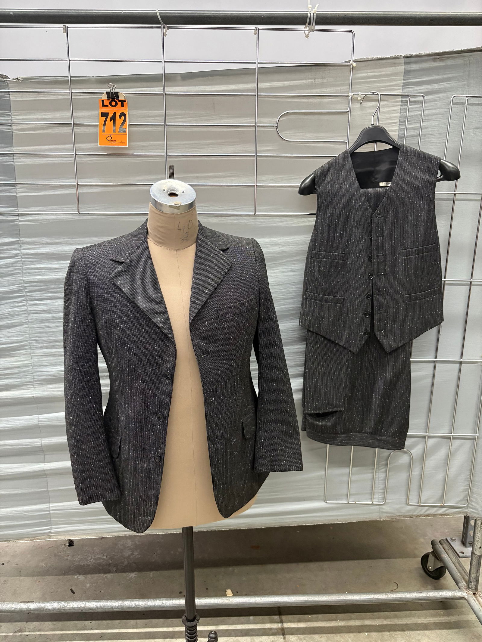 Suit 3 piece 1910s black with a double dotted stripe made for Dustin Hoffman: Suit 3 piece 1910s black with a double dotted stripe made for Dustin Hoffman Note that items attributable to celebrities and productions are believed to be accurate based on information provided by th