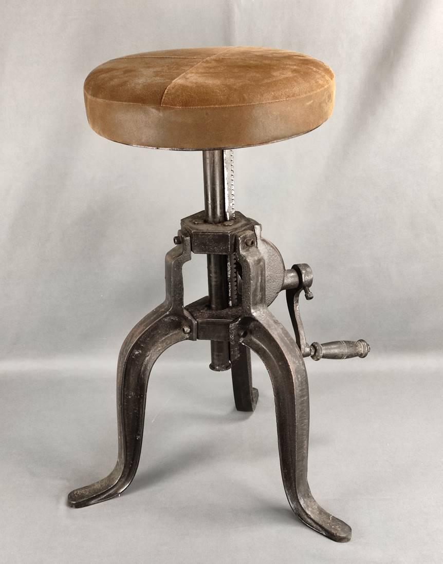 Industrial design stool, height adjustable by crank (1 of 1)