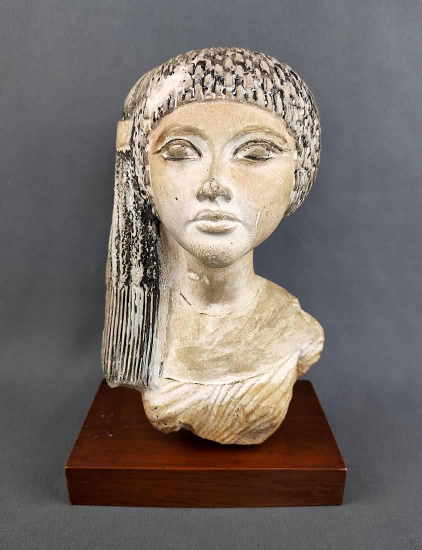 Daughter of Nefertiti, Neferneferuaton tascherit, replica, Atelier de Moula: Daughter of Nefertiti, Neferneferuaton tascherit, replica, Atelier de Moulage MusÃ©e du Louvre, replica of the sculpture of the New Kingdom in ancient Egypt, synthetic resin, mounted on a rectangula