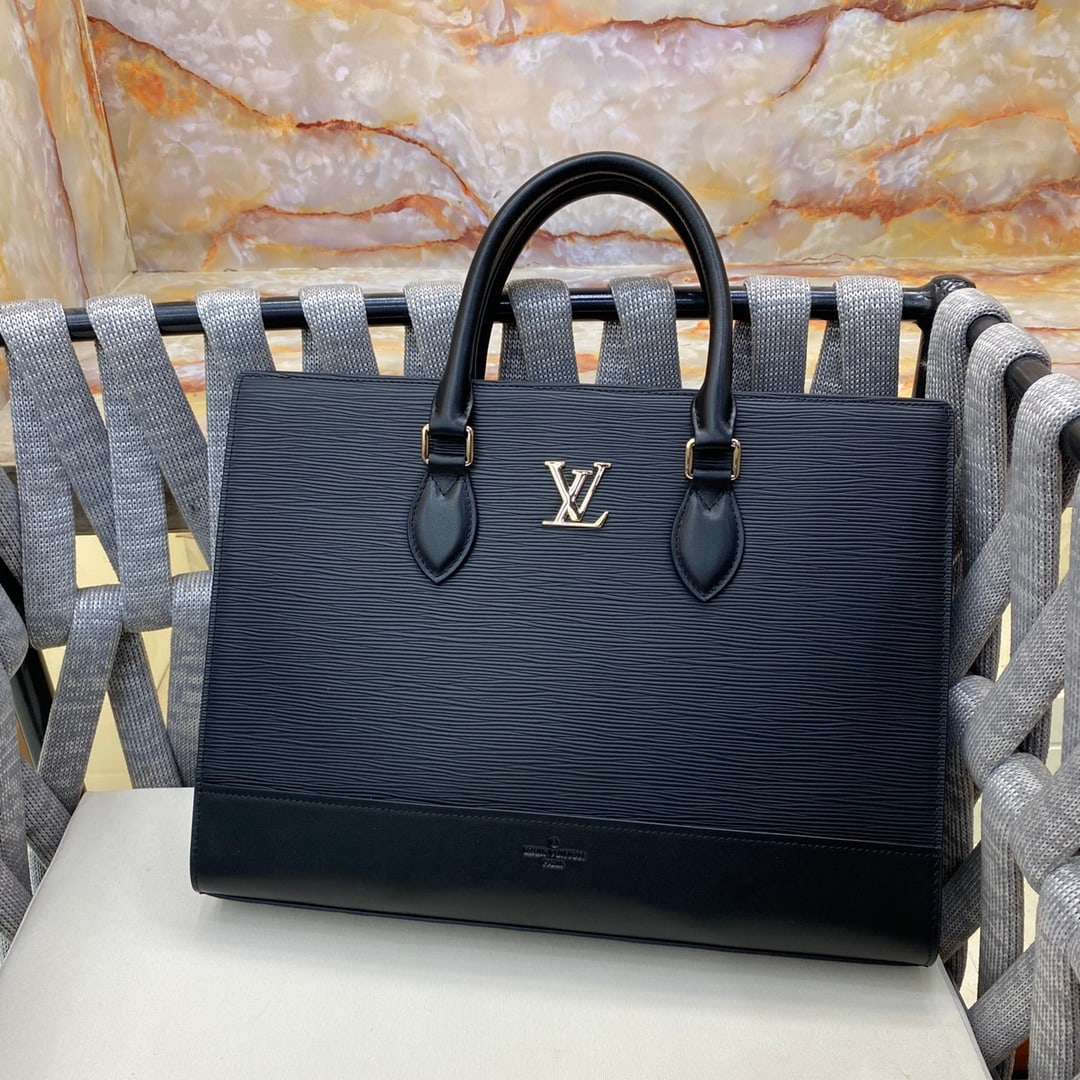 LOUIS VUITTON: LOUIS VUITTON 38 X 29 X 6 CM We offer shipping services to customers in more than 118 countries. Our dedicated team expertly handles both domestic and global shipping arrangements.