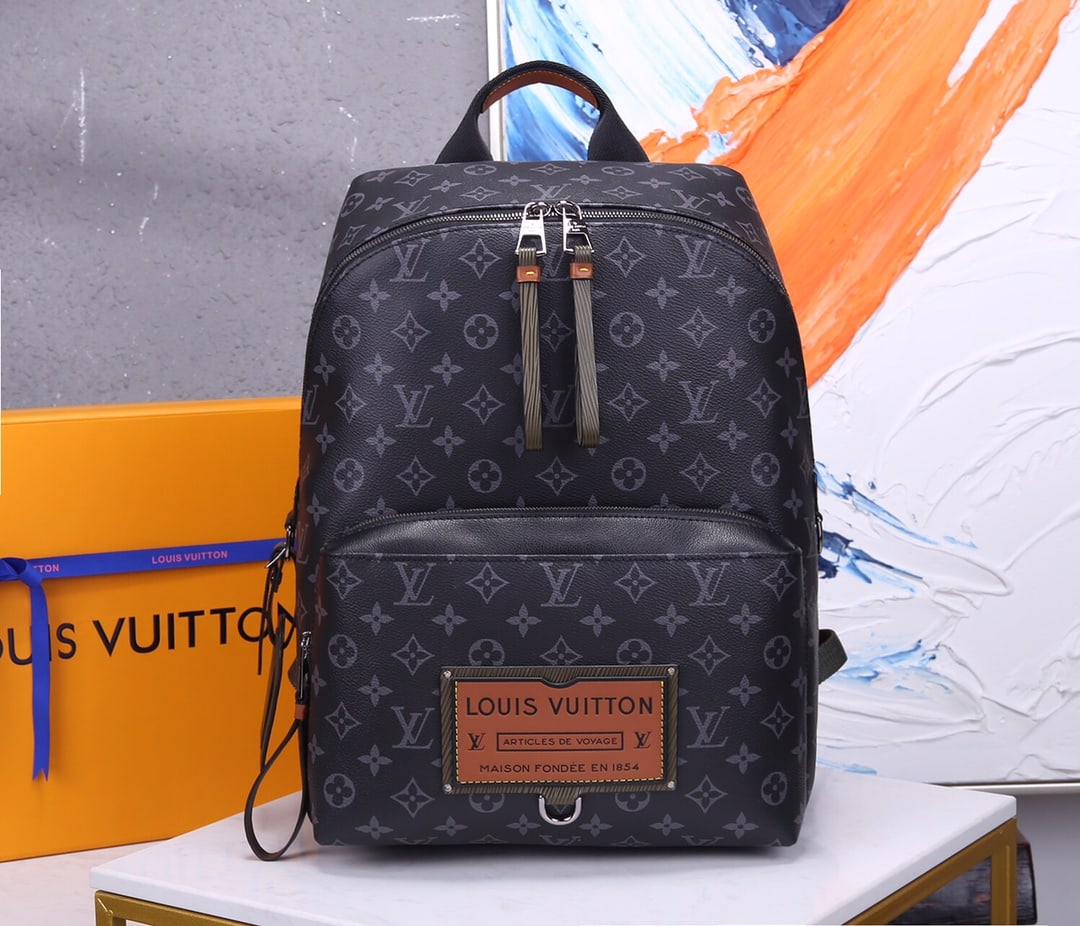 LOUIS VUITTON: LOUIS VUITTON 37 X 40 X 20 CM We offer shipping services to customers in more than 118 countries. Our dedicated team expertly handles both domestic and global shipping arrangements.