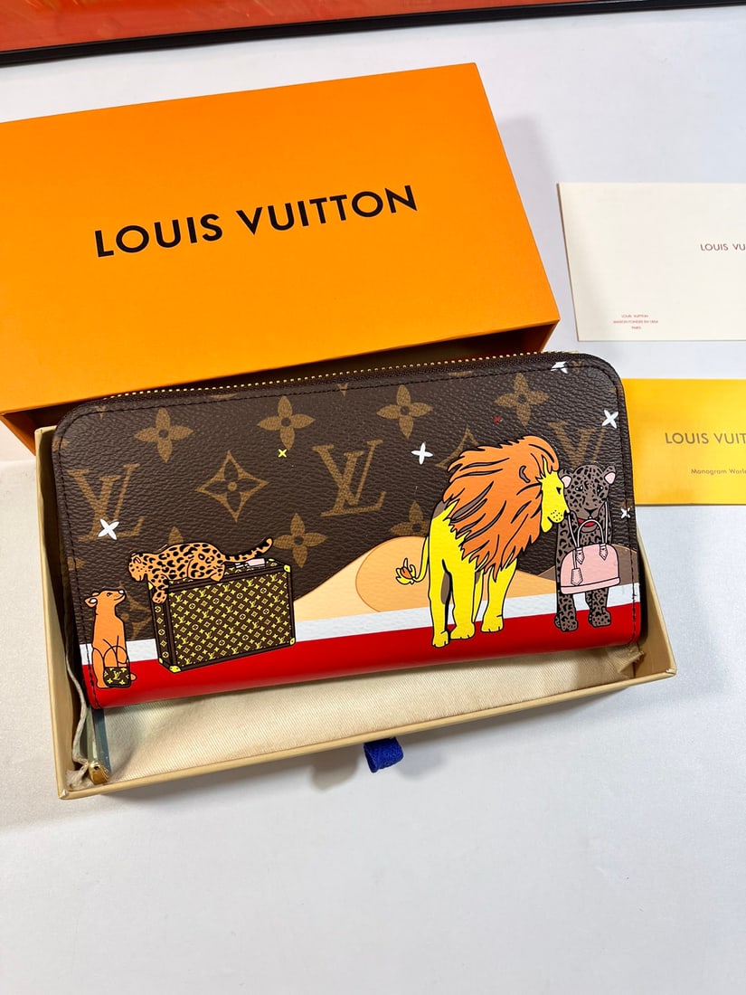 LOUIS VUITTON: LOUIS VUITTON 19 X 10.5 CM We offer shipping services to customers in more than 118 countries. Our dedicated team expertly handles both domestic and global shipping arrangements.