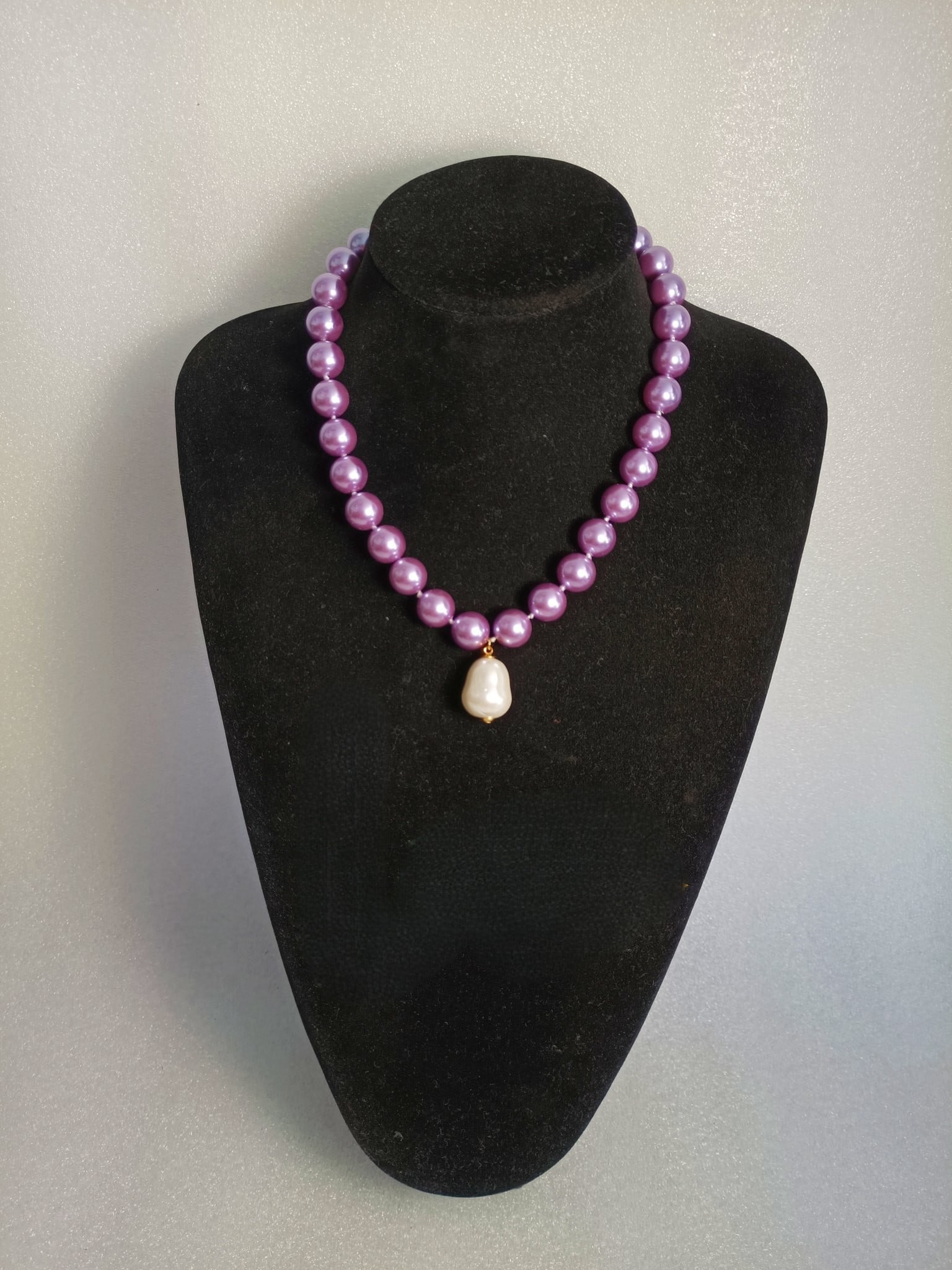 Old Collection Pearl Necklace: An old pearl necklace, perfectly preserved, in excellent condition, weighing 96 grams Provenance:From a private collection in San Diego, California, USA. Our dedicated team expertly handles both domes