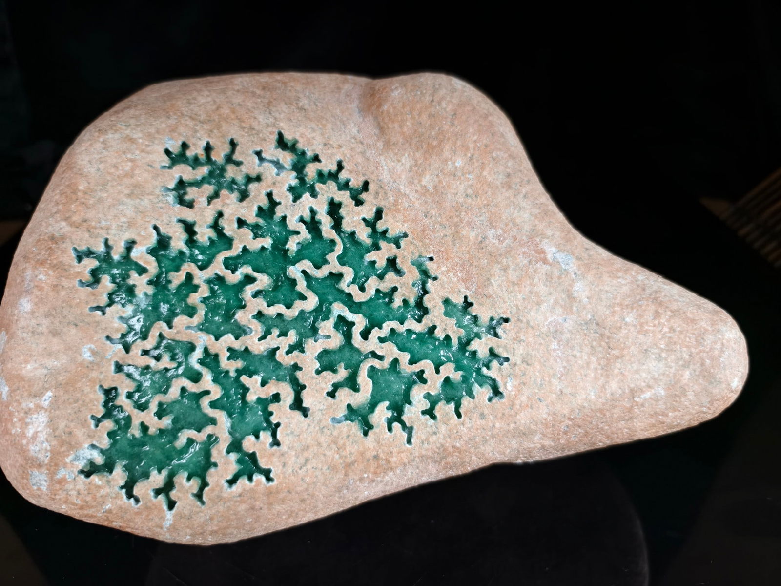 High-quality red sand-skinned jadeite rough stones (1 of 9)