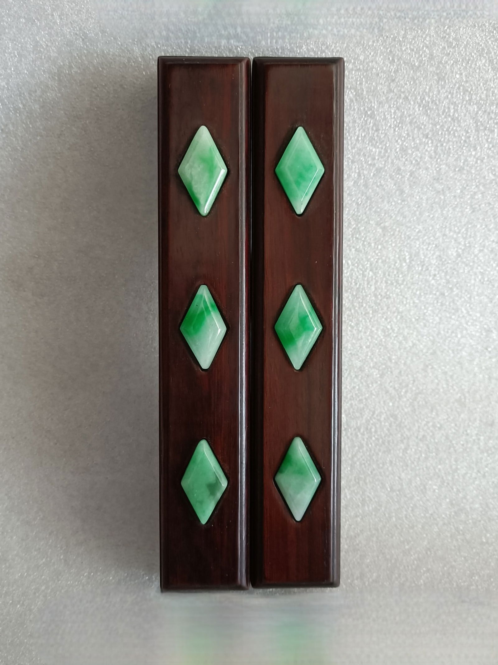 Old rosewood and jade paperweight: Antique rosewood and jade paperweight, perfectly preserved, dimensions: 20 x 3.3 x 2.5 cm Provenance:Private collection, Cliffside Park, New Jersey. Our dedicated team expertly handles both domestic a