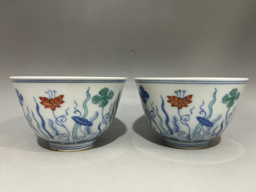 Chenghua Doucai Cup with Water Plant Pattern (1 of 7)