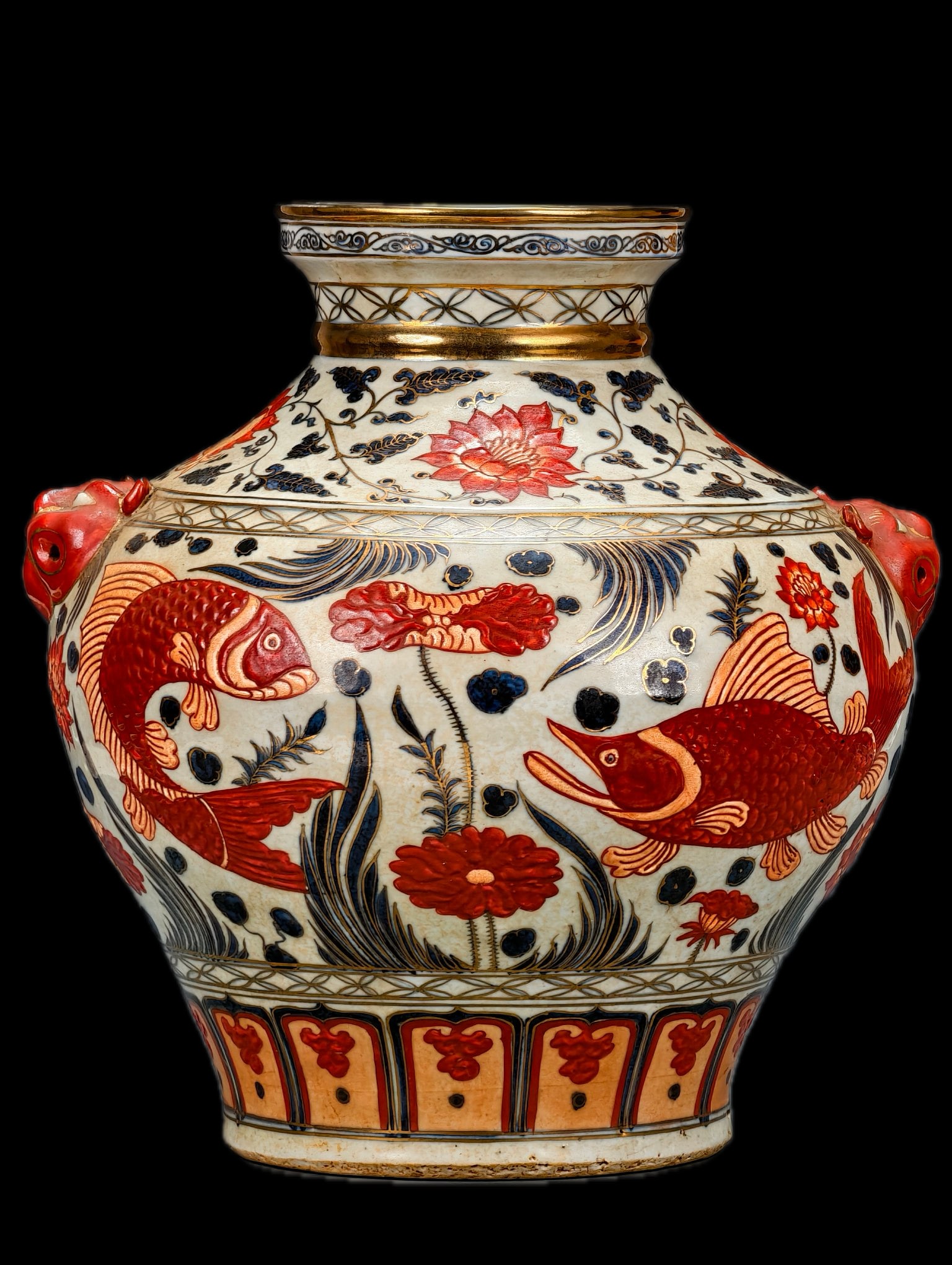 A mid-to-early Ming Dynasty "before the blank period" blue and white gilt and alum red piled-color (1 of 9)