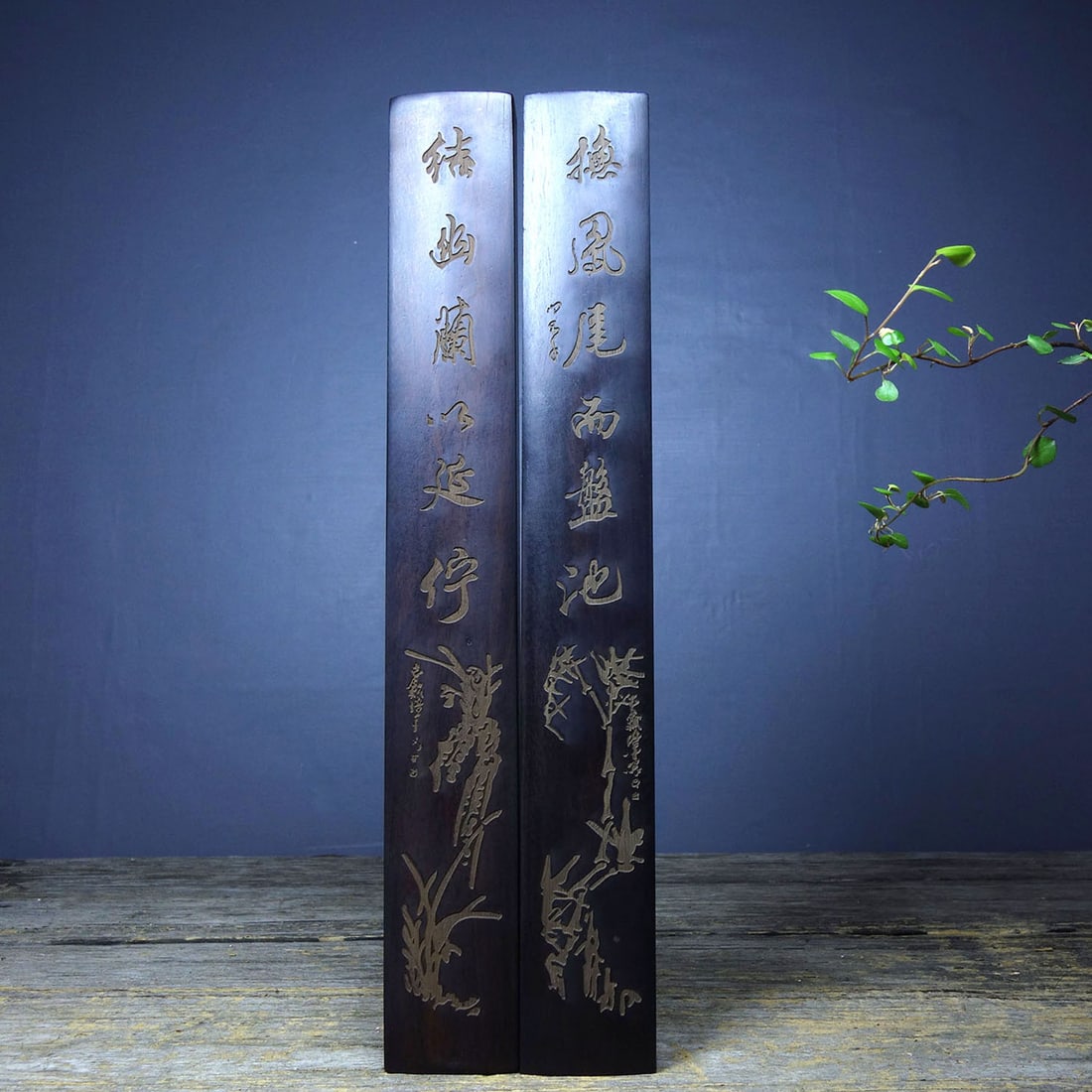 Old Collection Sandalwood Craftsmanship Paperweight: Old-collection sandalwood paperweight, finely crafted. Dimensions: Length 30cm, Width 8cm, Height 2cm. Weight: 610g Provenance:Private collection, Southern California. Our dedicated team expertly hand