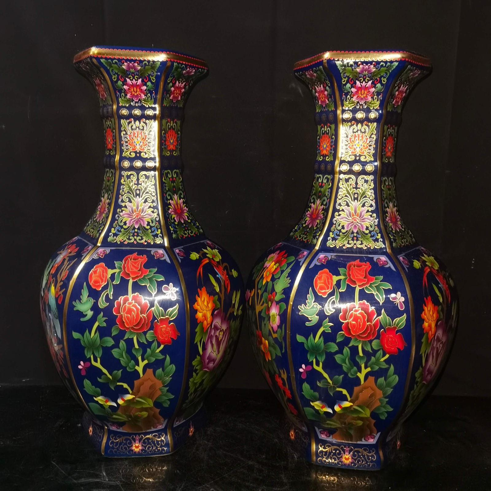 A pair of Qing Dynasty enamel-painted floral-patterned vases: A pair of Qing Dynasty enamel-painted floral-patterned vases Provenance:Private collection from a professor in Yale University. Our dedicated team expertly handles both domestic and global shipping ar